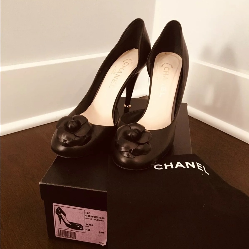 Chanel heels color black/gold